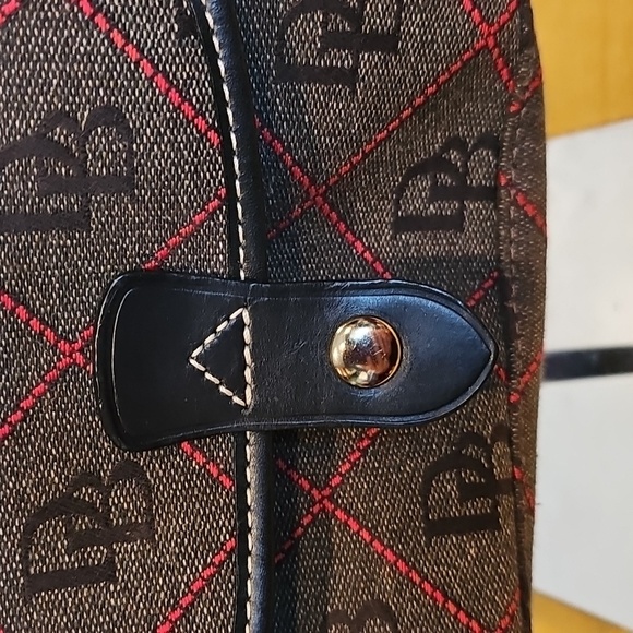 Dooney & Bourke Vintage/Y2K Small Signature Logo Canvas Shoulder Bag EUC - Picture 2 of 10